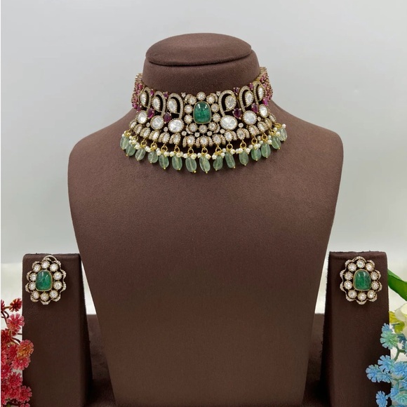 Jewelry - Soverian Polki Kundan Choker Necklace